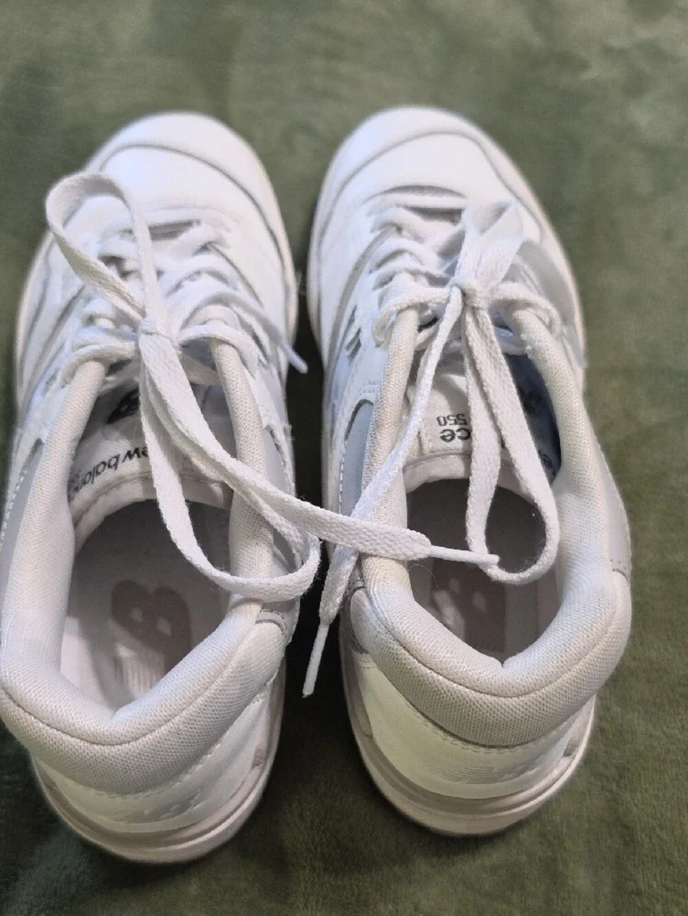 New Balance 550 white leather Sneakers 7.5 Mens, 9 Womens
